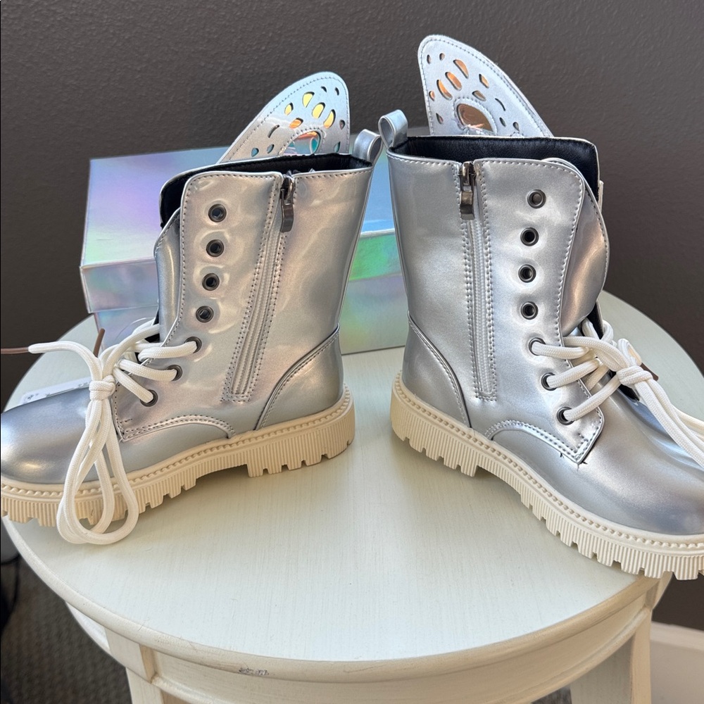 Lola + the Boys Butterfly Boots - Picture 4 of 6